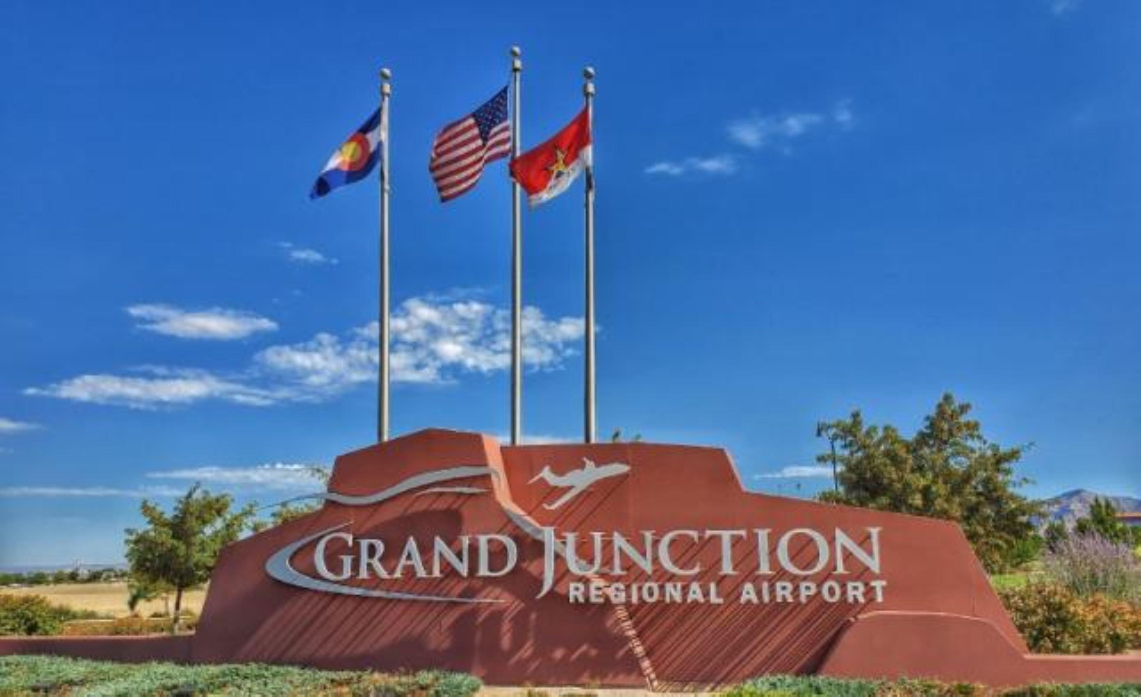 Holiday Inn Hotel & Suites Grand Junction-Airport By Ihg Esterno foto